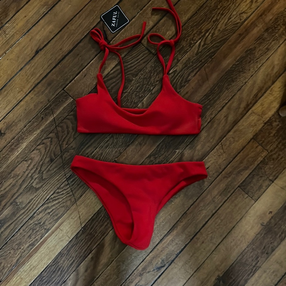 Red ribbed bikini with ties at shoulders